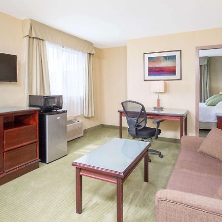 Ramada By Wyndham Williams Lake Eksteriør billede