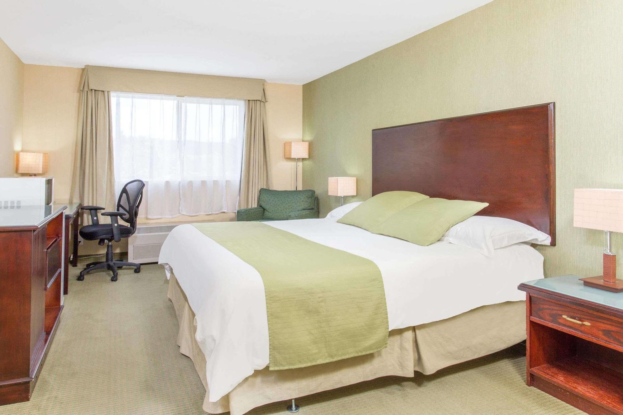 Ramada By Wyndham Williams Lake Eksteriør billede