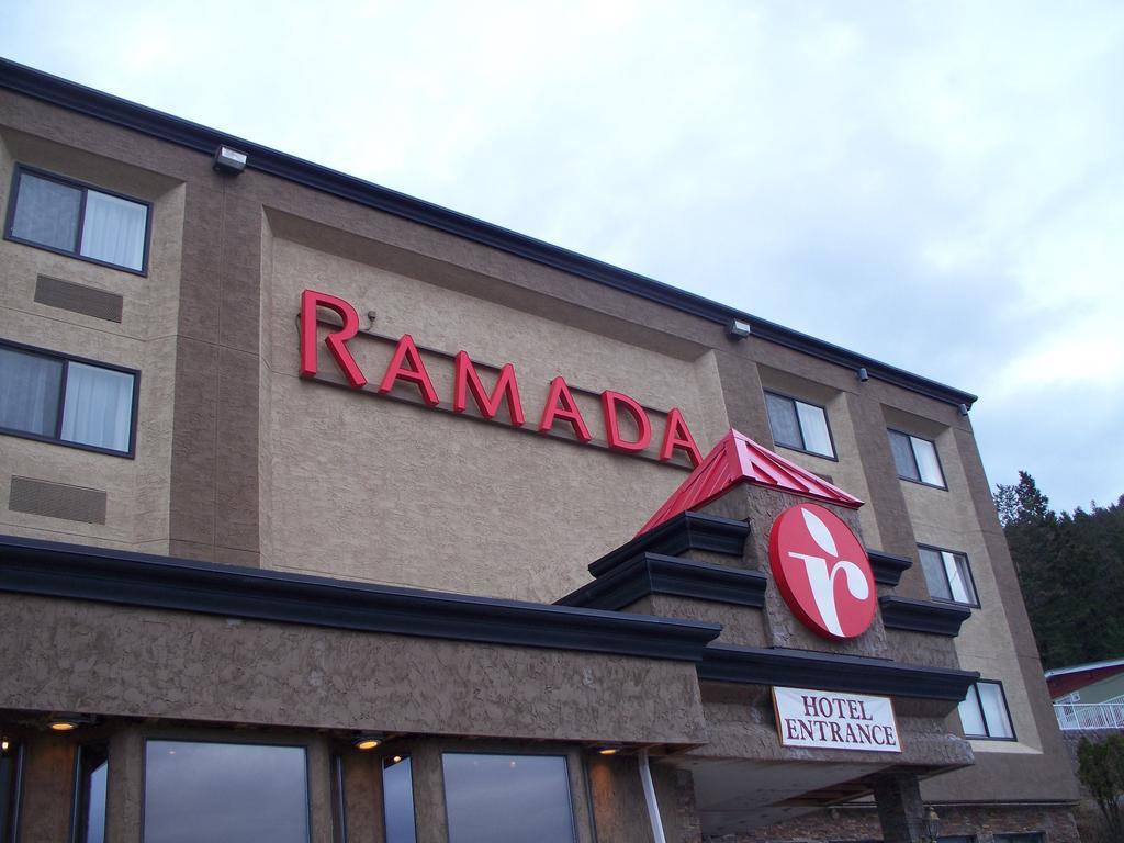 Ramada By Wyndham Williams Lake Eksteriør billede