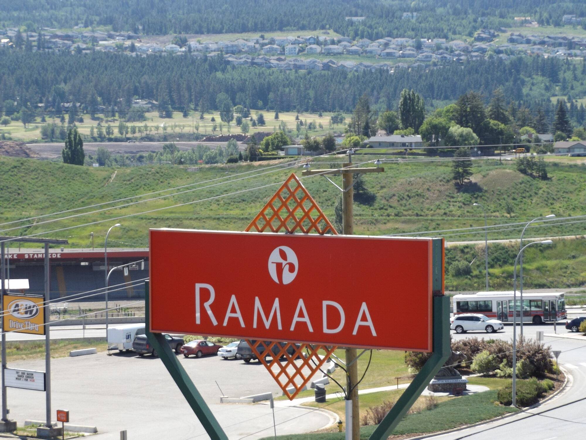 Ramada By Wyndham Williams Lake Eksteriør billede
